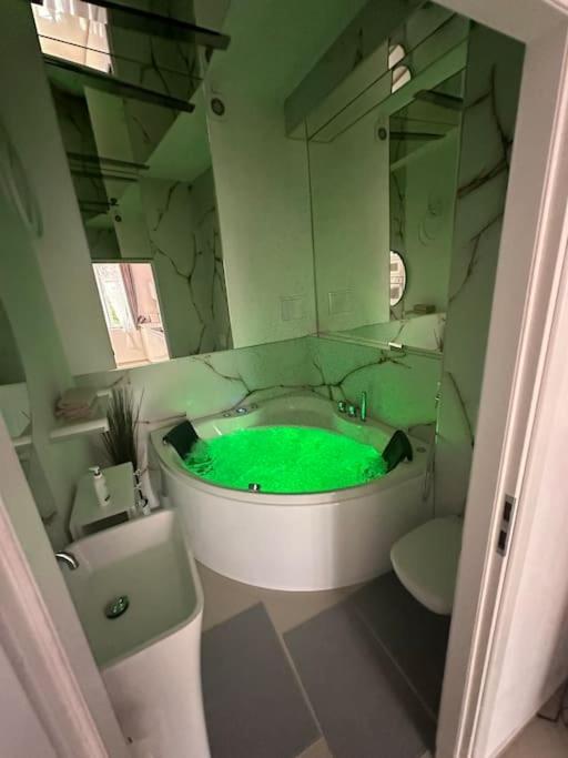 Salt Inn Apartments No 2 - Jacuzzi فيليتشكا المظهر الخارجي الصورة