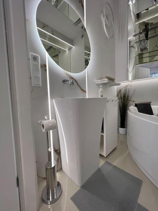 Salt Inn Apartments No 2 - Jacuzzi فيليتشكا المظهر الخارجي الصورة