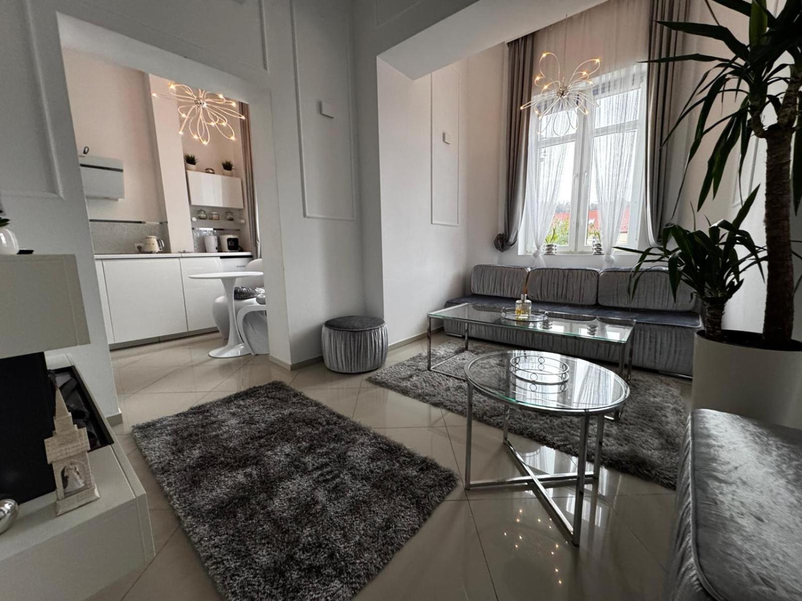 Salt Inn Apartments No 2 - Jacuzzi فيليتشكا المظهر الخارجي الصورة
